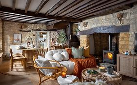 Bourton Scandi Chic Authentic Cottage